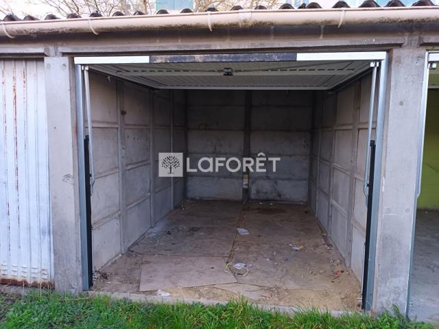 Les Mureaux Location Parking / Garage 78