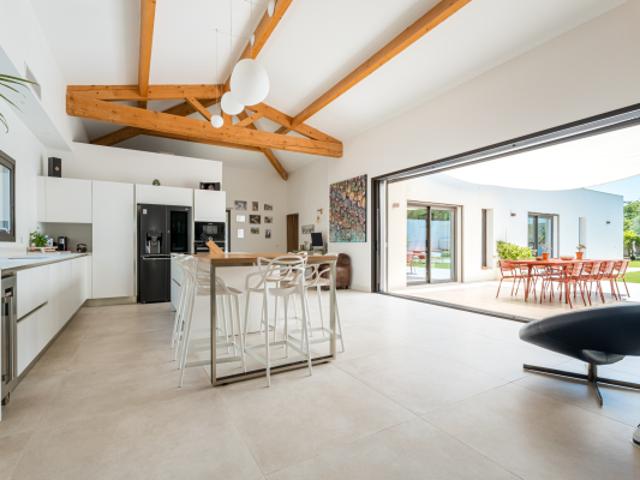 LES SOLANS VILLA CONTEMPORAINE 'NEUVE'