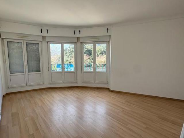 LES SORINIERES: Appartement avec deux chambres plein coeur