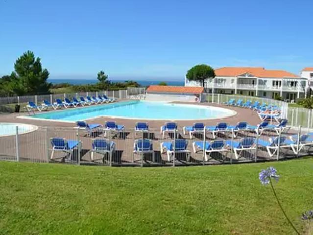 Les Sables d'Olonne 85100 Achat / Vente appartement 2 pièces t2 piscine terrasse