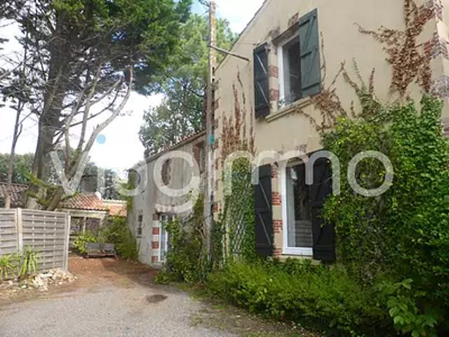 Les Sables d'Olonne 85100 Achat / Vente maison 7 pièces t7 au dernier étage cave