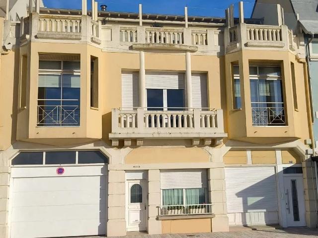 LES SABLES D'OLONNE FACE MER APPARTEMENT 170m² GARAGE DOUBLE