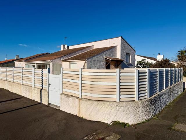Les Sables d'Olonne. Maison sur sous sol + studio