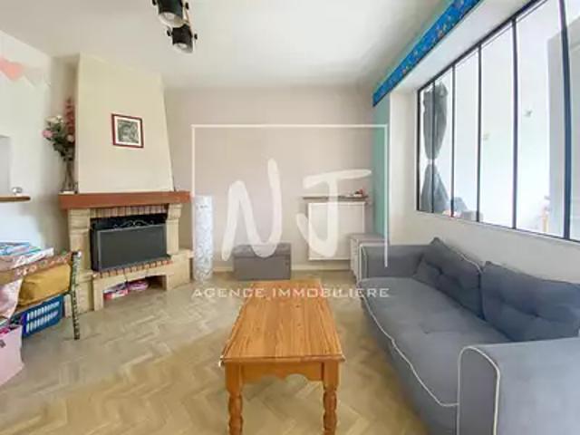 Les Ponts de Cé 49130 Achat / Vente maison 4 pièces t4 au dernier étage terrasse