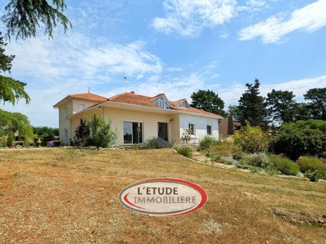 LES PINS — Maison de caractère au cœur du Vignoble Nantais, vue sur la vallée