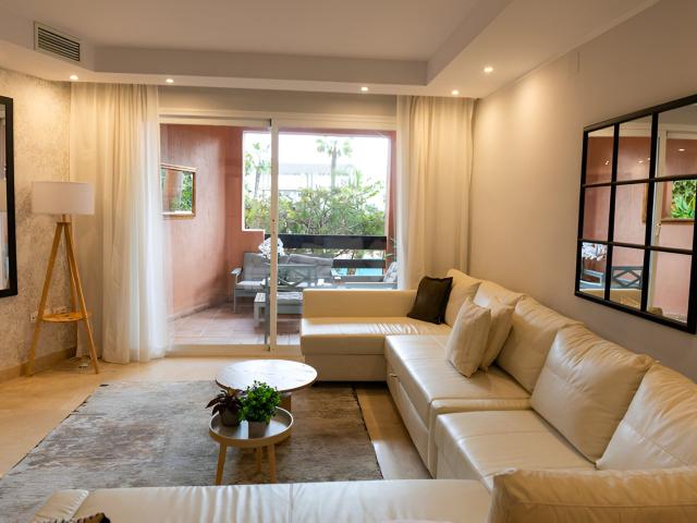 Les presentamos este apartamento de planta baja recién renov. 148m² Marbella