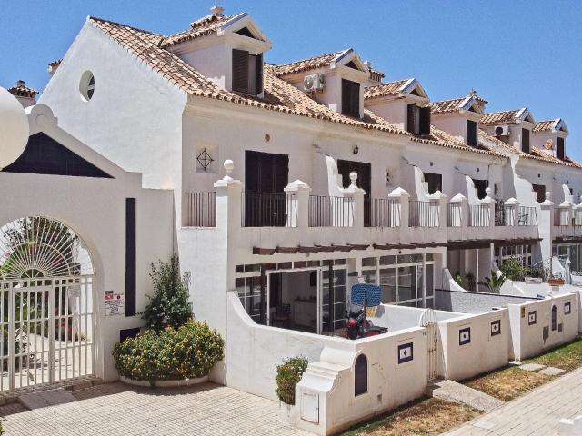 Les presentamos este exclusivo adosado de esquina a pocos me. 145m² Fuengirola