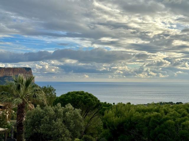 LES TERRASSES DE CASSIS / STUDIO + TERRASSES