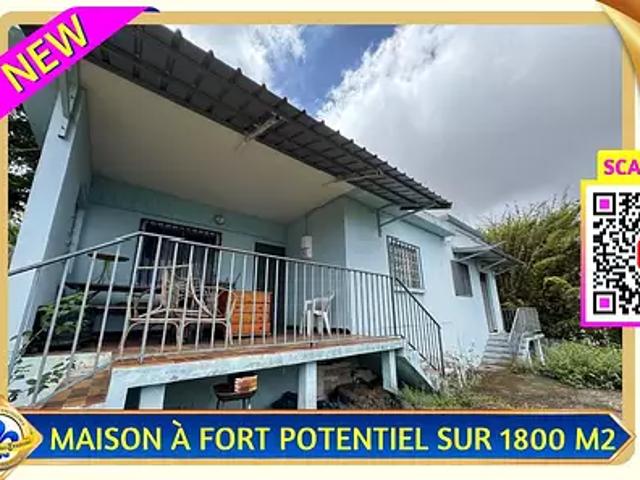 Les Trois Bassins 97426 Achat / Vente maison 8 pièces t8 terrasse