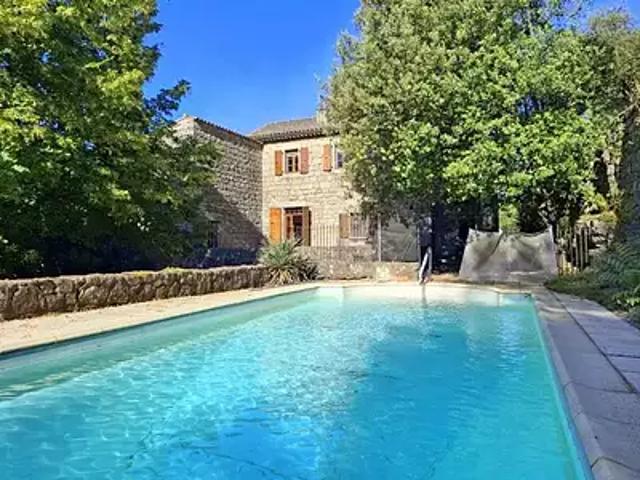 Les Vans 07140 Achat / Vente maison 6 pièces t6 piscine