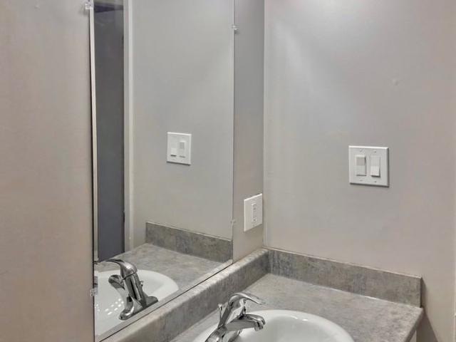 Leslie Ann Manor 1 Bedroom Apartment for Rent at 10756 81 Ave Nw, Edmonton, AB T6E 1Y3 Queen Alexandra