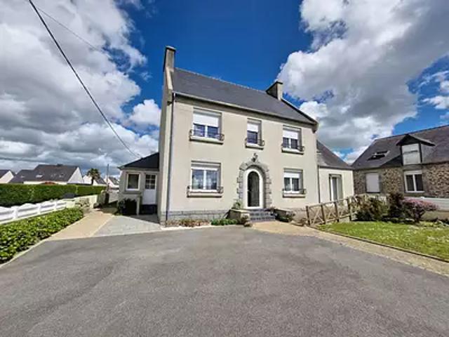 Lesneven 29260 Achat / Vente maison 8 pièces t8 au dernier étage