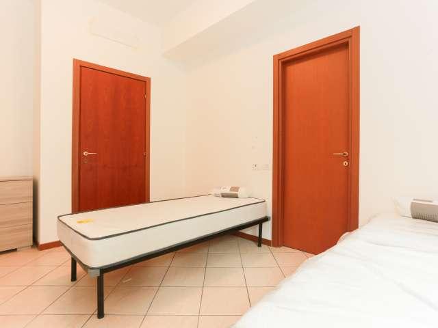 Letto in affitto, appartamento con 4 camere da letto, Sesto San Giovanni