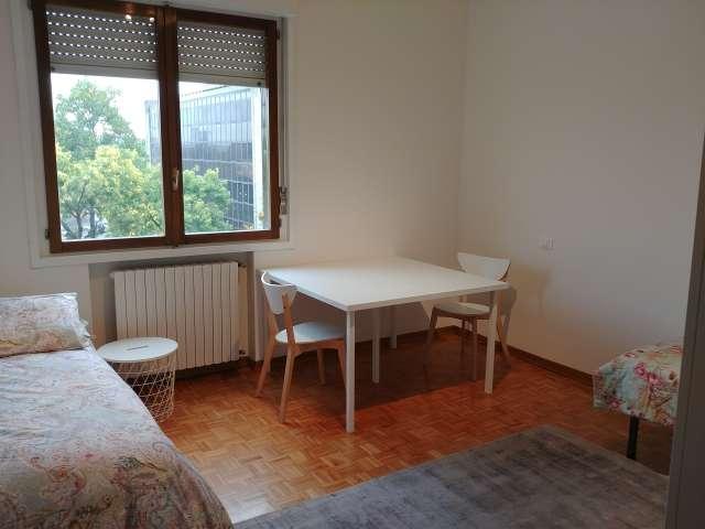 Letto in affitto in appartamento con 4 camere da letto a San Gregorio, Padova