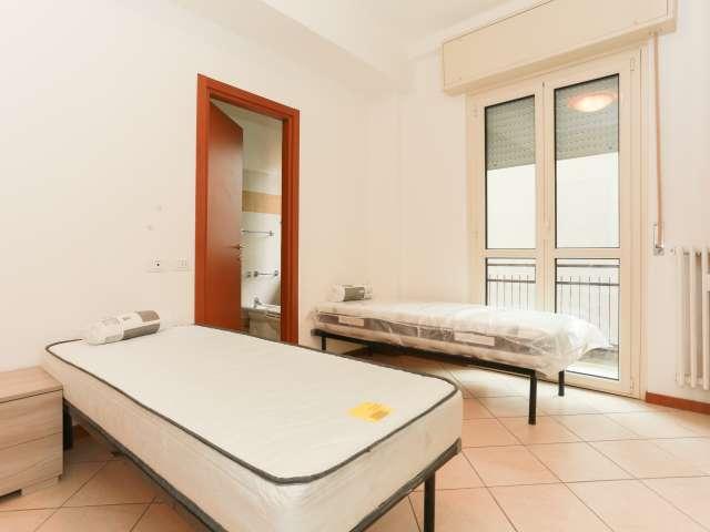 Letto in affitto in appartamento con 4 camere da letto, Sesto San Giovanni