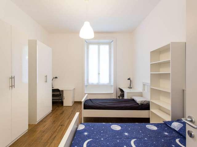 Letto in affitto in camera in appartamento con 9 camere da letto in Città Studi