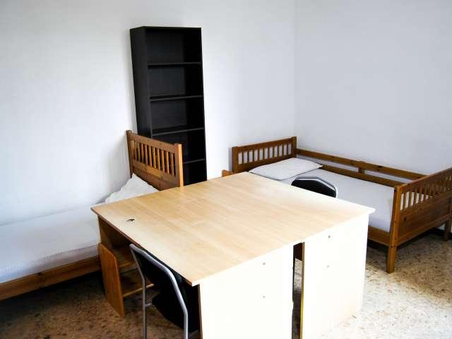 Letto in camera condivisa in appartamento a Navigli, Milano