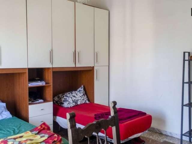 Letto in camera condivisa in appartamento con 3 camere da letto a Roma