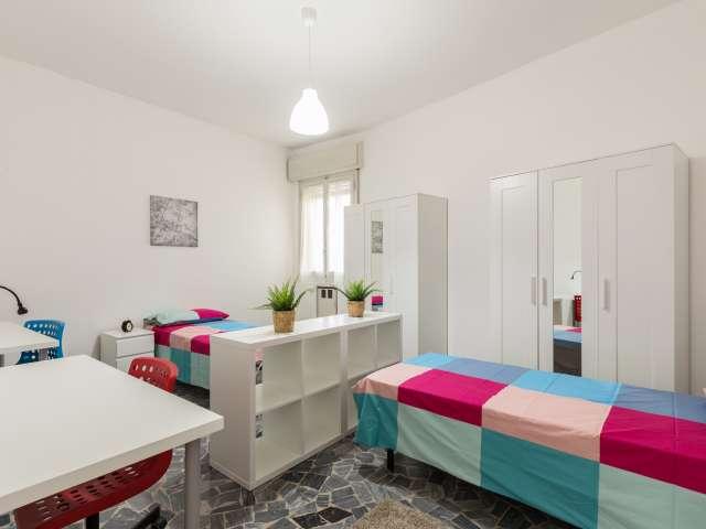 Letto in camera in affitto Appartamento con 3 camere da letto Mazzini, Bologna