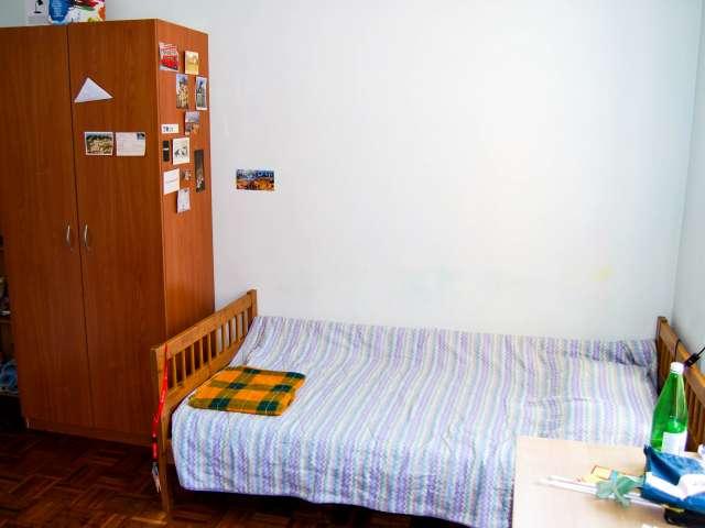 Letto in delizioso appartamento a Navigli, Milano