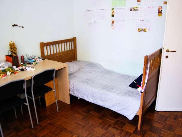 Letto in delizioso appartamento a Navigli, Milano