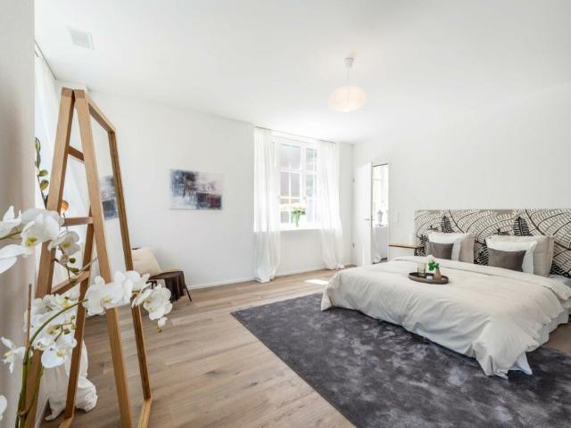 Letzte Erdgeschosswohnung: 4.5 Zimmer Wohnung mit Sitzplatz
