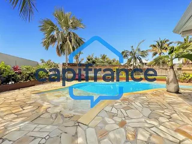 L'Étang Salé 97427 Achat / Vente maison 7 pièces t7 piscine jardin
