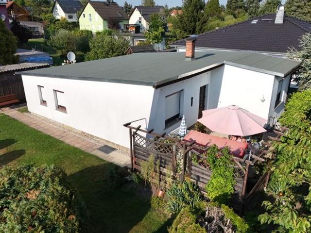 Leubnitz Forst, Bungalow Stil 3 Zi. Whg unterkellert, sehr schönes Gst