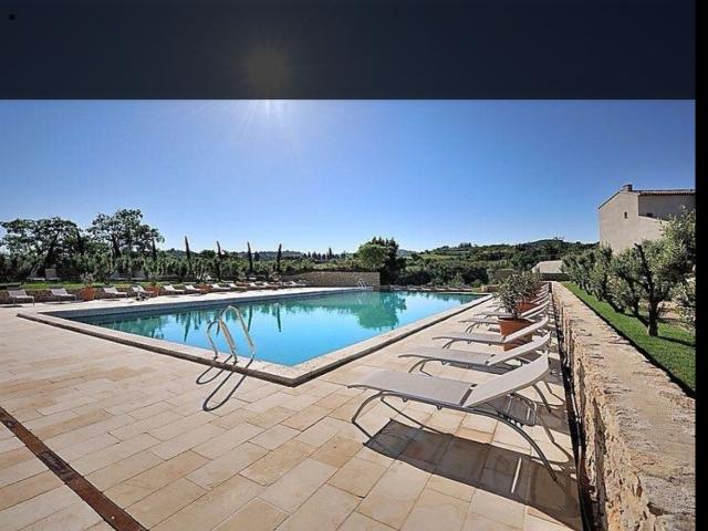Leucate, 25 mn des plages, adorable pied à terre avec piscine dans village toutes commodités