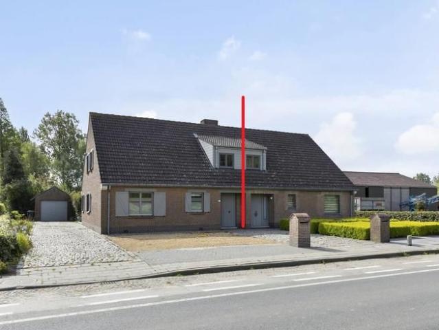 Leuk halfopen huis met 3 slaapkamers, grote tuin en garage