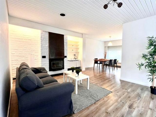 LEUKE WONING met STADSTUIN, gelegen in hartje MOEN