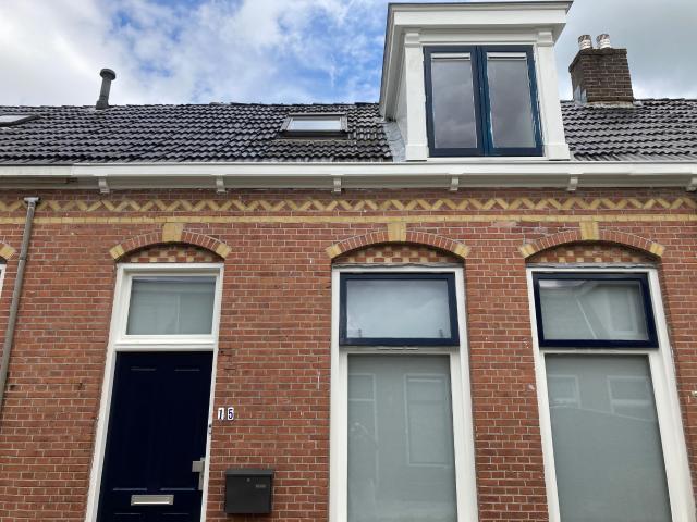 Leuke boven etage nabij station en centrum
