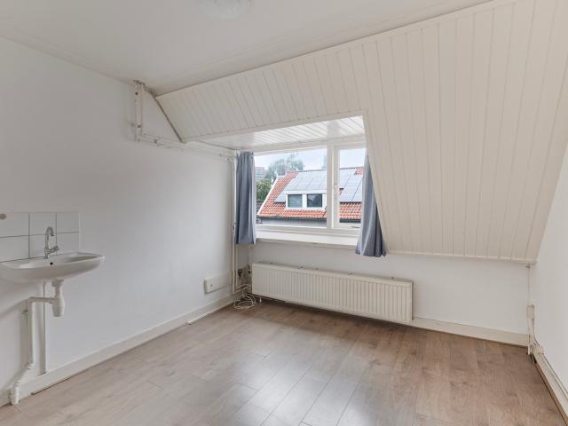 Leuke en lichte kamer te huur in studentenhuis