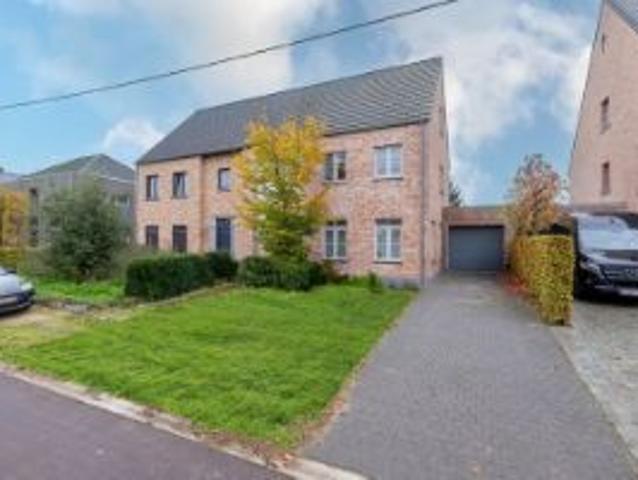 Leuke gezinswoning met 3 slaapkamers, dressing, extra polyv