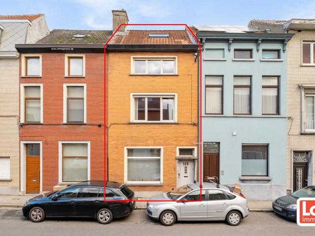 VERKOCHT! Leuke stadswoning met tuintje & terras op een toplocatie vlakbij het centrum van Gent