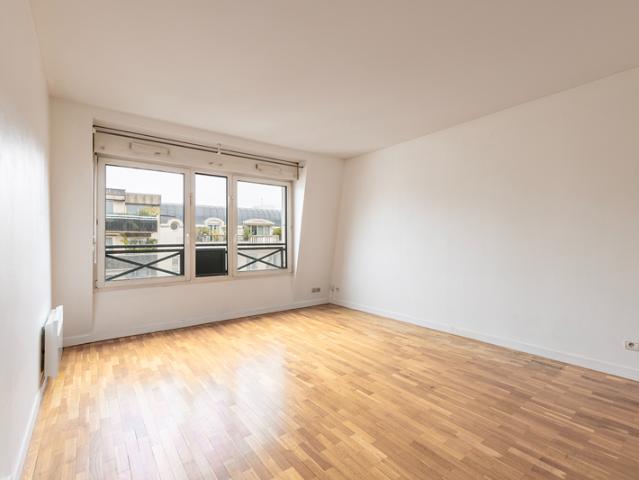 LEVALLOIS 3 PIÈCES DERNIER ÉTAGE 673 000 EUROS FAI