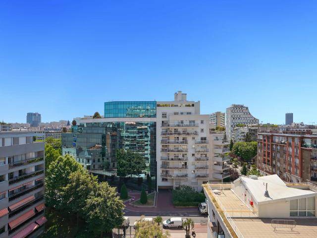 Levallois Perret – Balcon, vue dégagée et fort potentiel d’aménagement