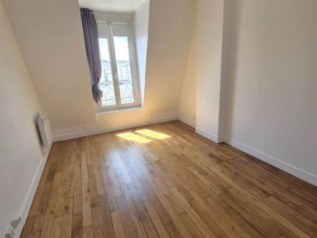 LEVALLOIS PERRET Gare Clichy Levallois appartement de 25 m² 2 pièces 1 chambre 1 salle d'eau