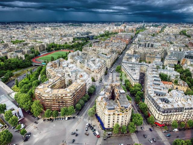 Levallois Perret, 80 m2, 2 ch avec balcons étage élevé
