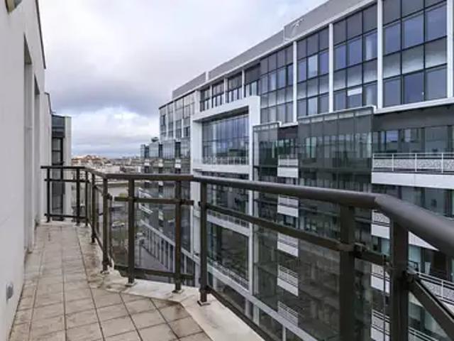 Levallois Perret 92300 Achat / Vente appartement 2 pièces t2 au dernier étage