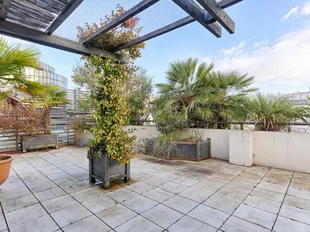Levallois Perret 92300 Achat / Vente appartement 5 pièces t5 au dernier étage cave
