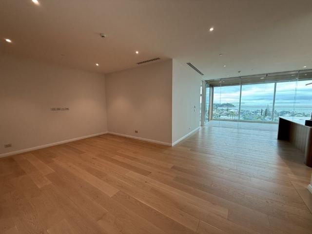 Level 8 Apartment with Loggia at Omana North, Milford