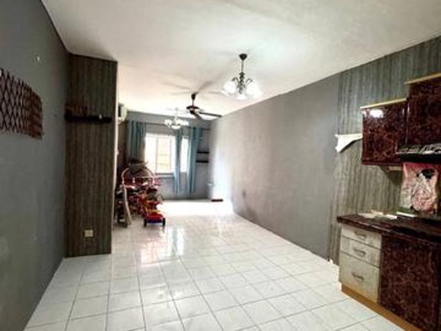Level 9 Partial Furnish Corner Unit Apartment Cemara Cheras