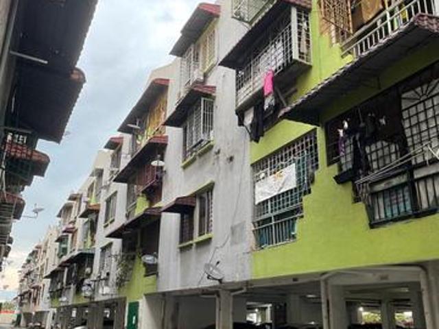 LEVEL 1 NEAR MRT KENTOMEN Apt Taman Sri Kuching KL
