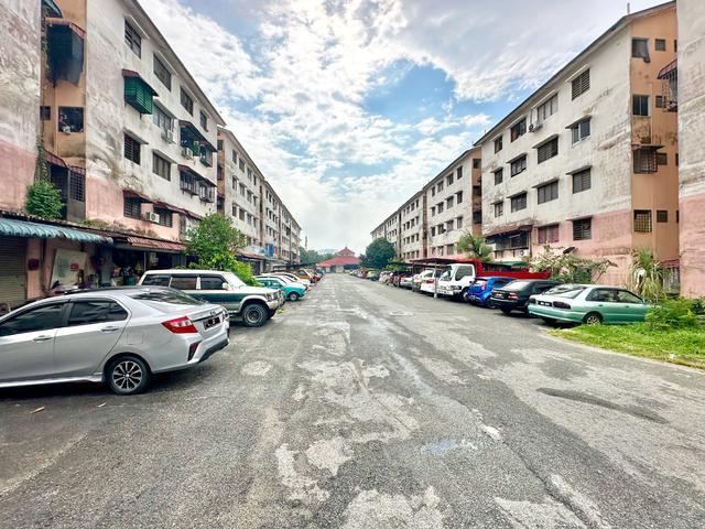 LEVEL 1 CORNER UNIT Pangsapuri Baiduri Bandar Tasik Kesuma Beranang
