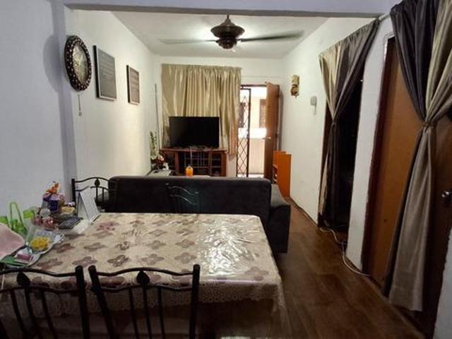 Level 1 Flat Pandan Indah Blok AC