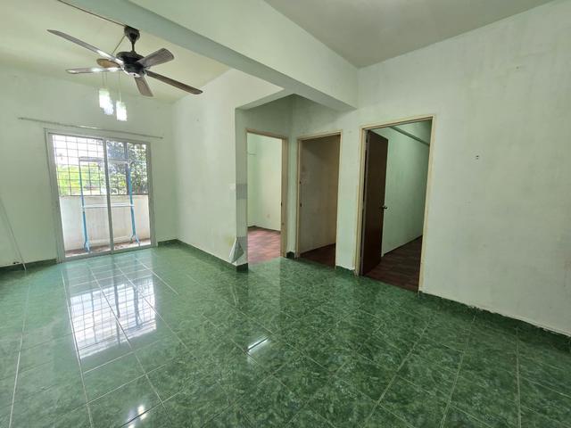 LEVEL 1 GOOD CONDITION Flat Taman Sepakat Indah P1 Kajang