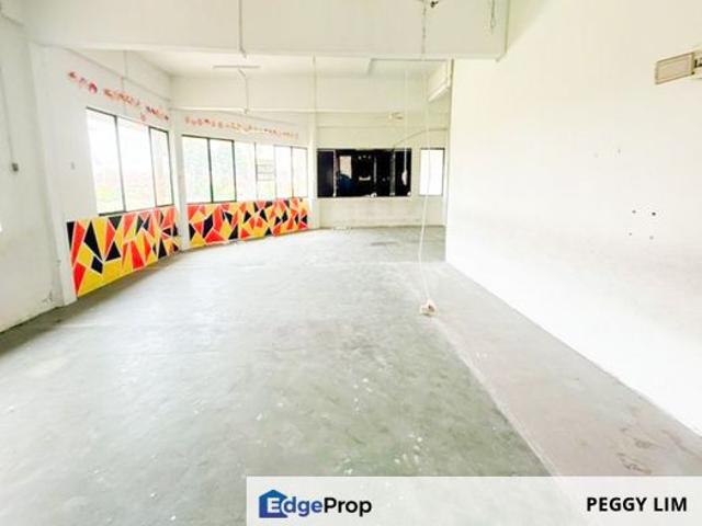 Level 1 & Level 2 Corner Lot 3 Storey Shoplot to Let
