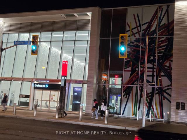 Level 2 1561 Eglinton Avenue W in Toronto: Oakwood Village House for lease Toronto C03: MLS®# C12849646