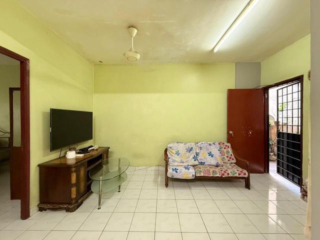 level 2well kept kitchen table top nego until sold Palma Apartment